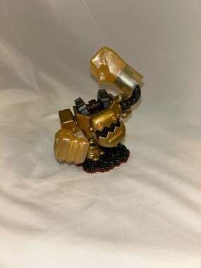 Skylanders Trap Team Legendary Jawbreaker Trap Master Figure